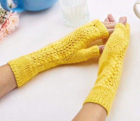 Lacy fingerless deals gloves